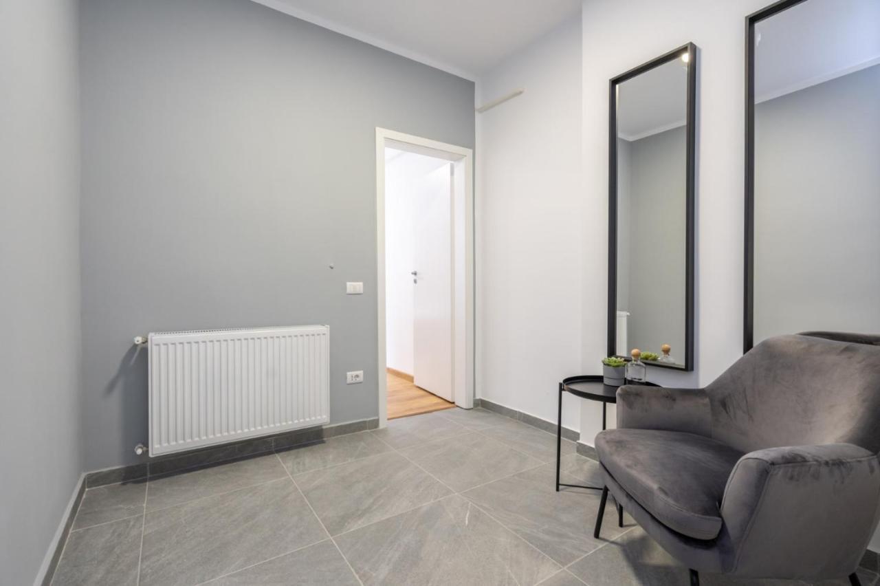 Relax Apartament In Piata Universitatii Bucharest Luaran gambar